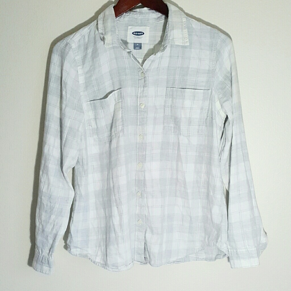 🛍 White plaid button up blouse